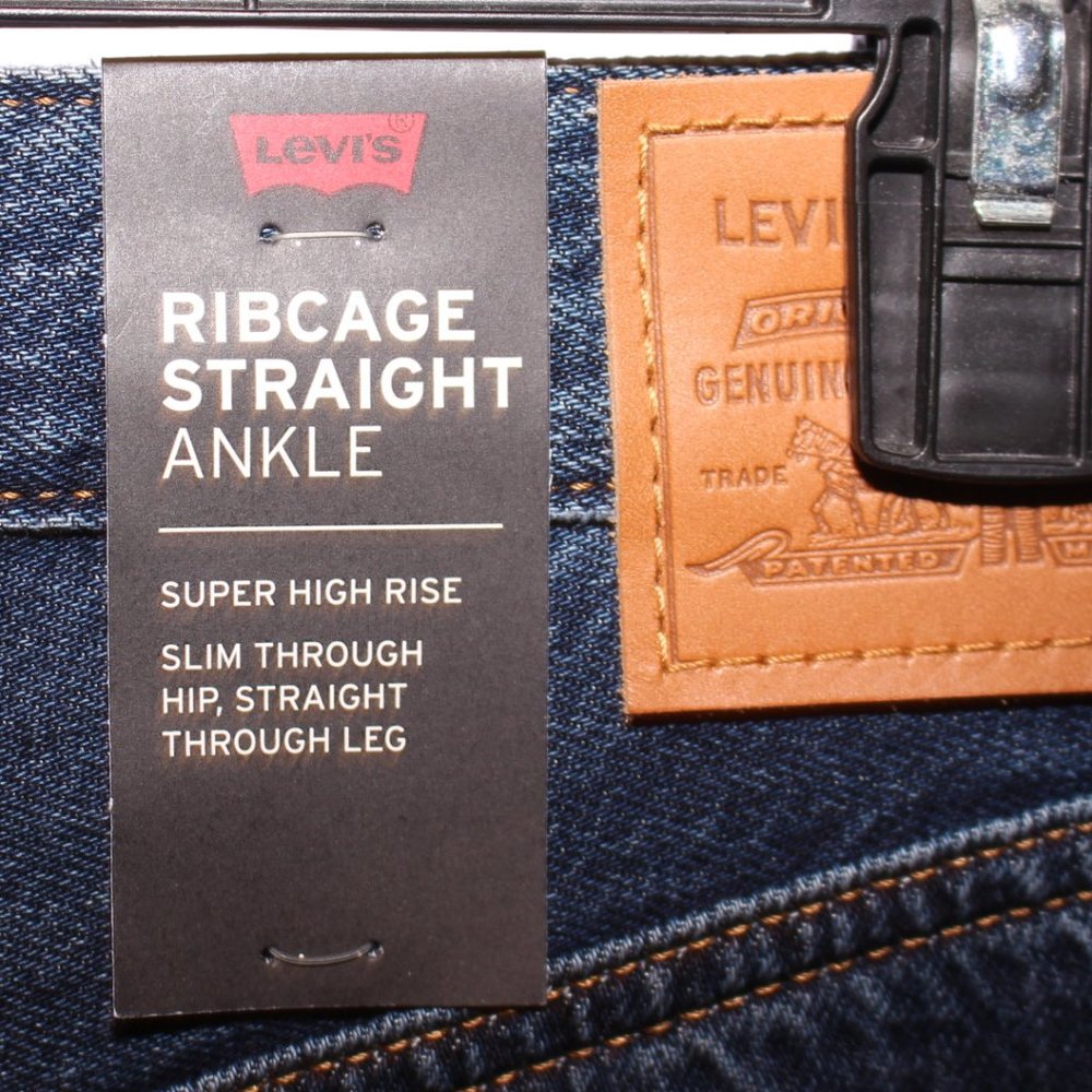 NWT Levi's Ribcage Straight Ankle Crop Jeans Size 29 x 27 - Picture 13 of 13
